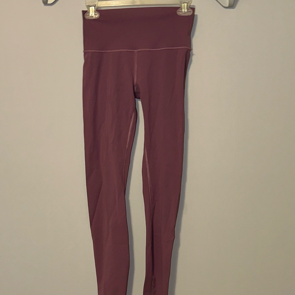 Lululemon Wonder Under Hi-Rise  7/8 tight (Full-On-Luxtreme 25")